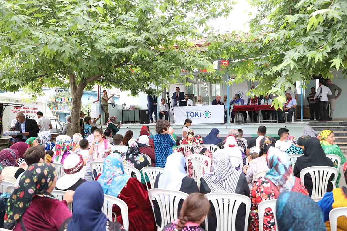 Afyonkarahisar�ın Dinar İlçesinde 81 Ev Sahibini Buldu