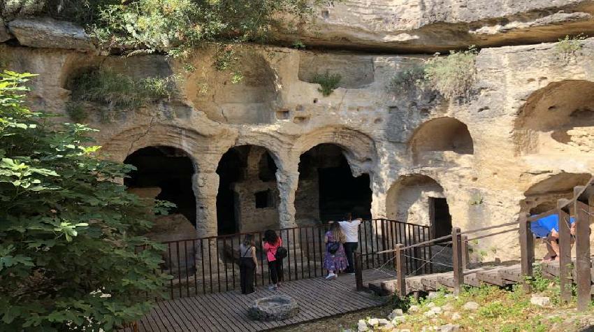 "Titus Tüneli"ne turist akını | Turk Emlak Haber Ajansı